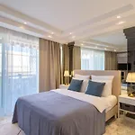 Royal Promenade Pool Terrace Sea View Air Conditioning Apartment