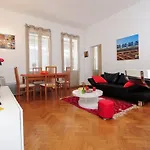 Le Savoy Palace - Five Stars Holiday House