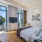 Quai Promenade New Seafront Balcony Air Conditioning