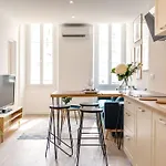 A/c & Balneo In Of Carre D'or #renovated