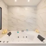 A/c & Balneo In Of Carre D'or #renovated Apartment *