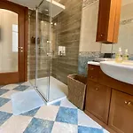 Auber Apartment *