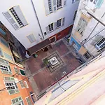 Spacious 2 Bdr Old Town Heart