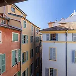 Spacious 2 Bdr Old Town Heart