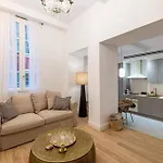Chez Collette - Luxury In The Old Apartment *