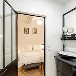 Chez Collette - Luxury In The Old *