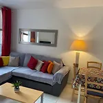 Apartment Centre *