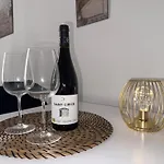 Oscar Apartment *