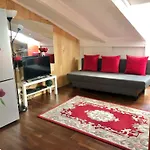 Apt 2-3 pces dans le Carre d Or a 290 m des plages