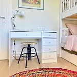 Air-Conditioned Apartment With Garage Near The Sea