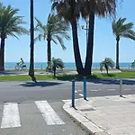 Bel appartement - plage à 50 m