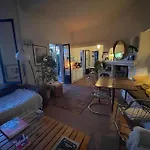 Maison Atypique Avec Jardin