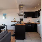 Apartment Open Sky Terrace Lage 1 Bdr & Parking *
