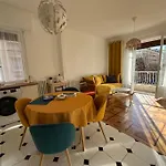 Sunny Gambetta With 3 Air Conditionings Apartment