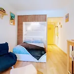 Haliviera - Golden Square, 1Min From Beach