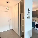 Brand New Flat With Terrace And Parc View Apartment