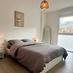 Brand New Flat With Terrace And Parc View Apartment *