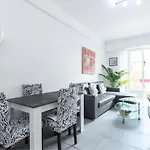 Beautiful & Spacious 2 Bed Apt Near Nice Center