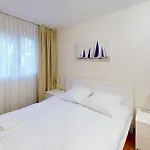 Cozy Apt With Balcony - 5 Min To The Beach