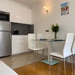 Azur Central Flat