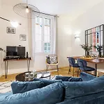 Chic & Cozy 2 Bdr Heart Of The Old Town Apartment Nice