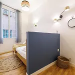 Apartment Chic & Cozy 2 Bdr Heart Of The Old Town *