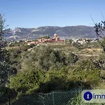 House In Residence With Swimming Pool