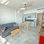 Apartment Sea Front Saphir
