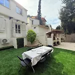 Modern House Fabron, Garden, Air Conditioning