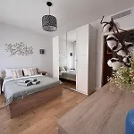 Oscar Apartment