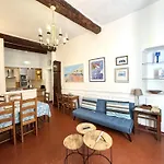 Riviera: Old Town Getaway, Steps From Apartment