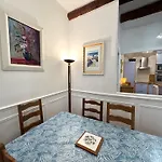 Riviera: Old Town Getaway, Steps From Apartment Nice