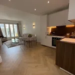 Beautiful 3 rooms, Carré d \'Or