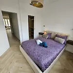 Beautiful 3 rooms, Carré d \'Or