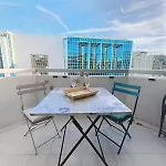Sunny Studio On A High Floor With Terrace