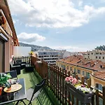 Open Sky Terrace Lage 1 Bdr & Parking Apartment