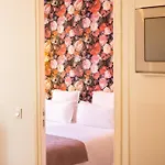 Garibaldi Apartment *