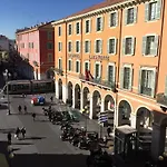 2 Bedrooms Appartement In Central Location On The Famous Place Massena Nice
