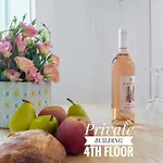 Private Building, 4 Apts, Unique At Nice - Old Town