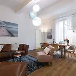 Pref 2 - F4 - Vaste Et Bourgeois ,3 Chambres, Ascenseur, Vx-nice Apartment