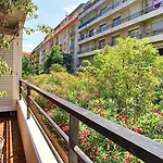 Nestor&Jeeves - Debussy Terrasse - Central - By Shopping Area