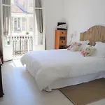 Carre D'or Apartment