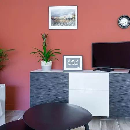 Apartment #4 Staywiz Us - Papon Parking Climatise Terrasse & Wifi 5mins A Pieds Du Vieux *