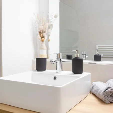 #4 Staywiz Us - Papon Parking Climatise Terrasse & Wifi 5mins A Pieds Du Vieux
