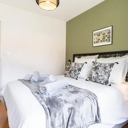 #4 Staywiz Us - Papon Parking Climatise Terrasse & Wifi 5mins A Pieds Du Vieux Apartment