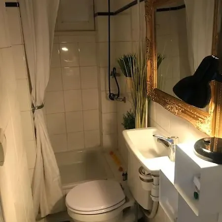 Holiday home Maison Atypique Avec Jardin