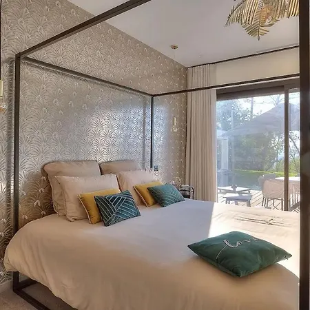 Holiday home Propriete De Luxxe Avec Piscine A