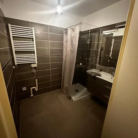 Apartment Terrasse Oasis: Old Town Retreat With Parking Nice