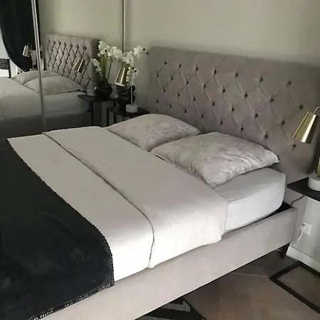 Stylish 4-star cocoon in the heart of Le Marais Niçois Appartement
