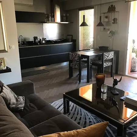 Stylish 4-star cocoon in the heart of Le Marais Niçois * Nice